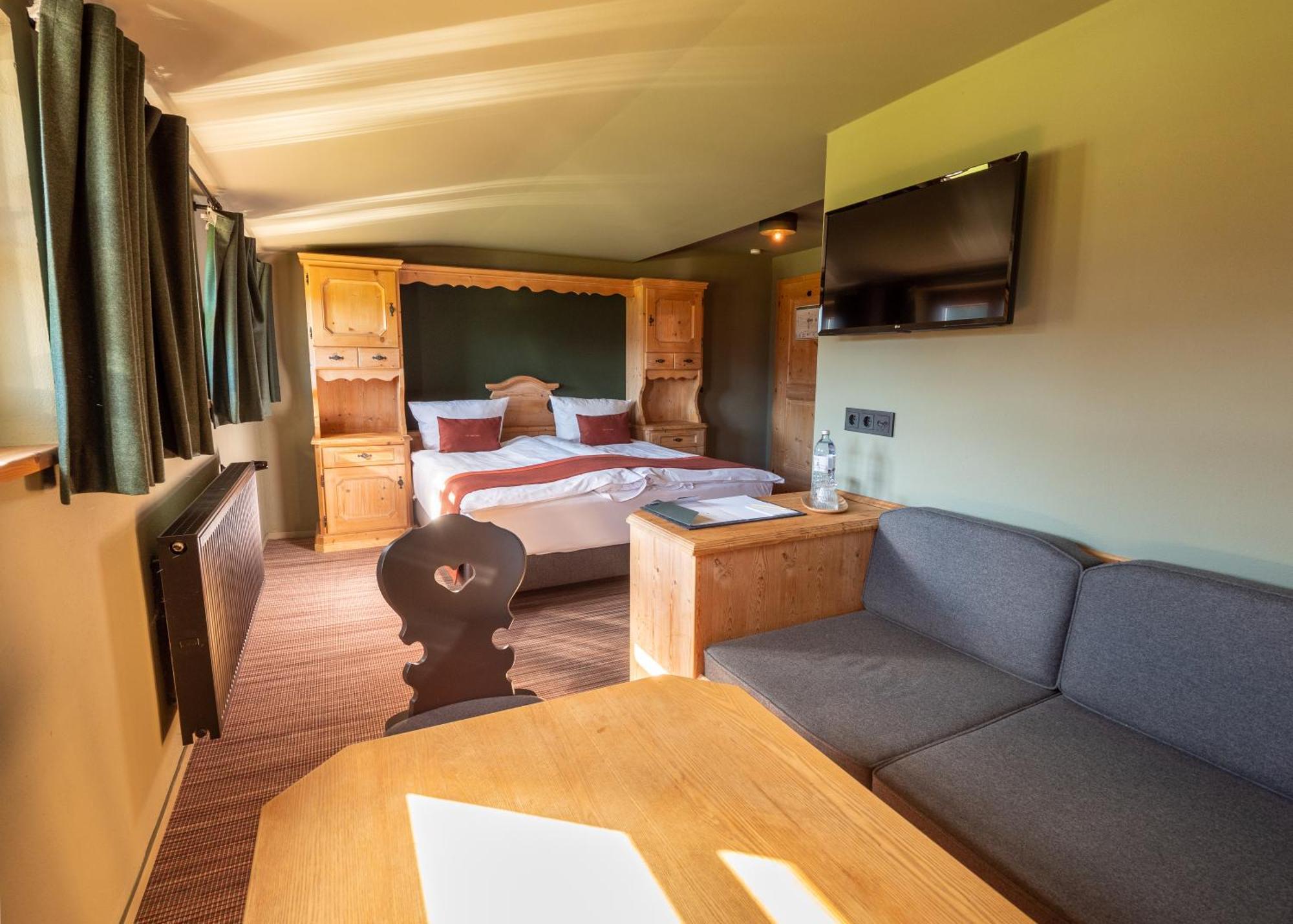 Sonnenbichl Hotel 3*